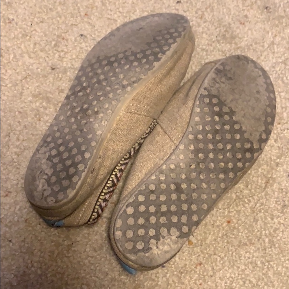 Toms - Picture 5 of 5
